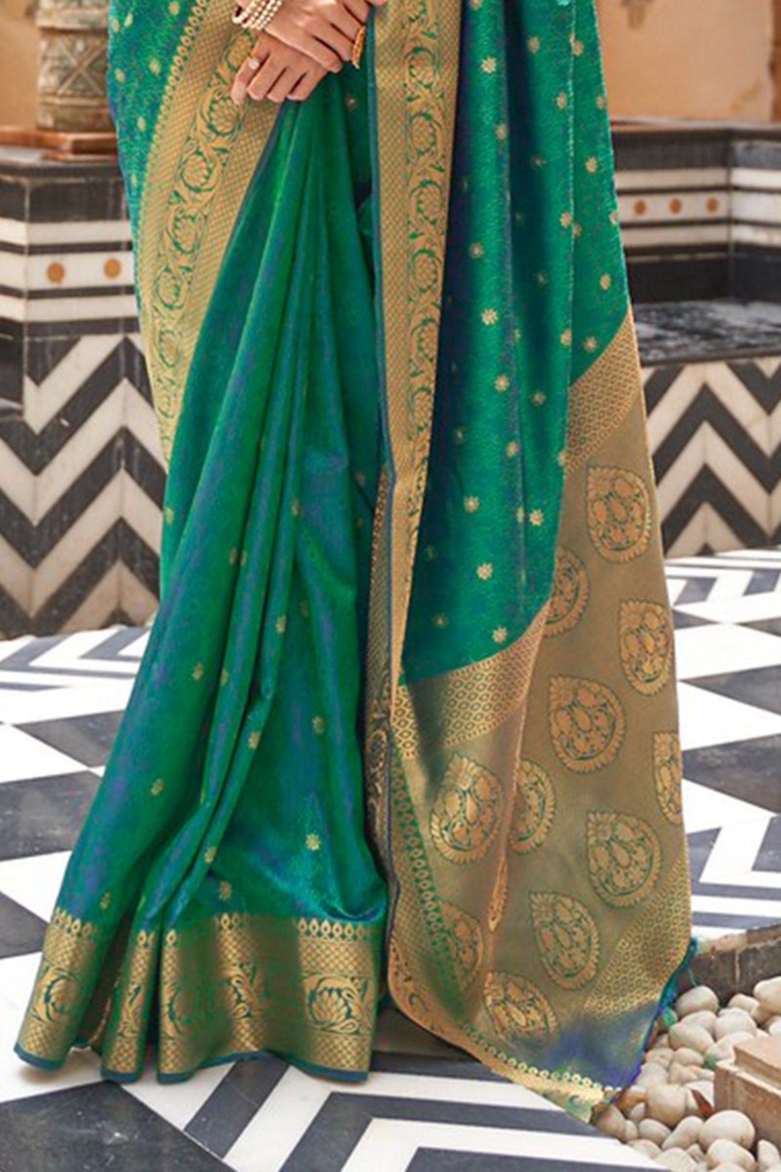 Buy Bottle Green Kanjivaram Silk Saree T217942