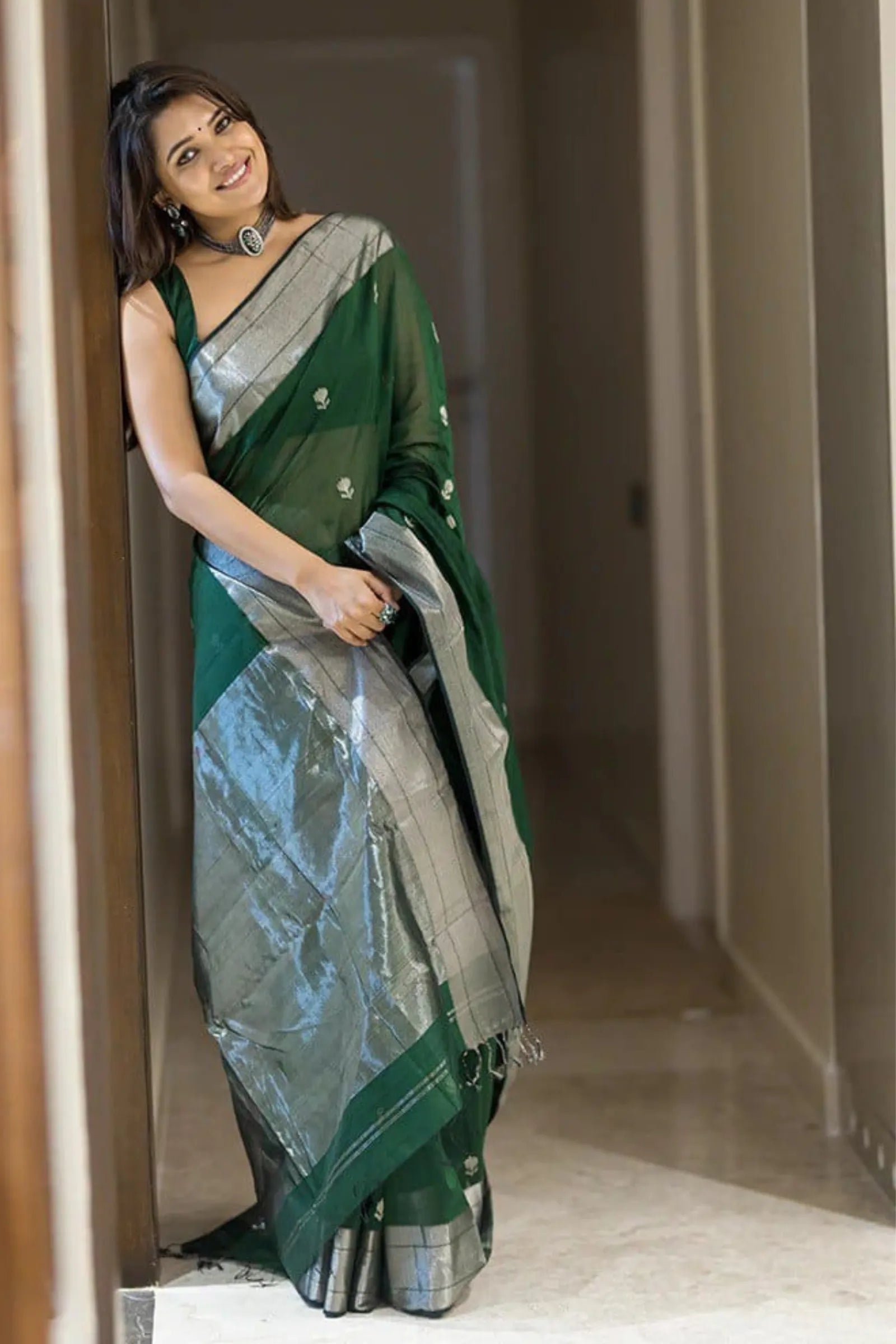 HOUSE OF BEGUM Womens Dark Green Banarasi Satan Plain Silk Blend Saree –  F2FMART.com