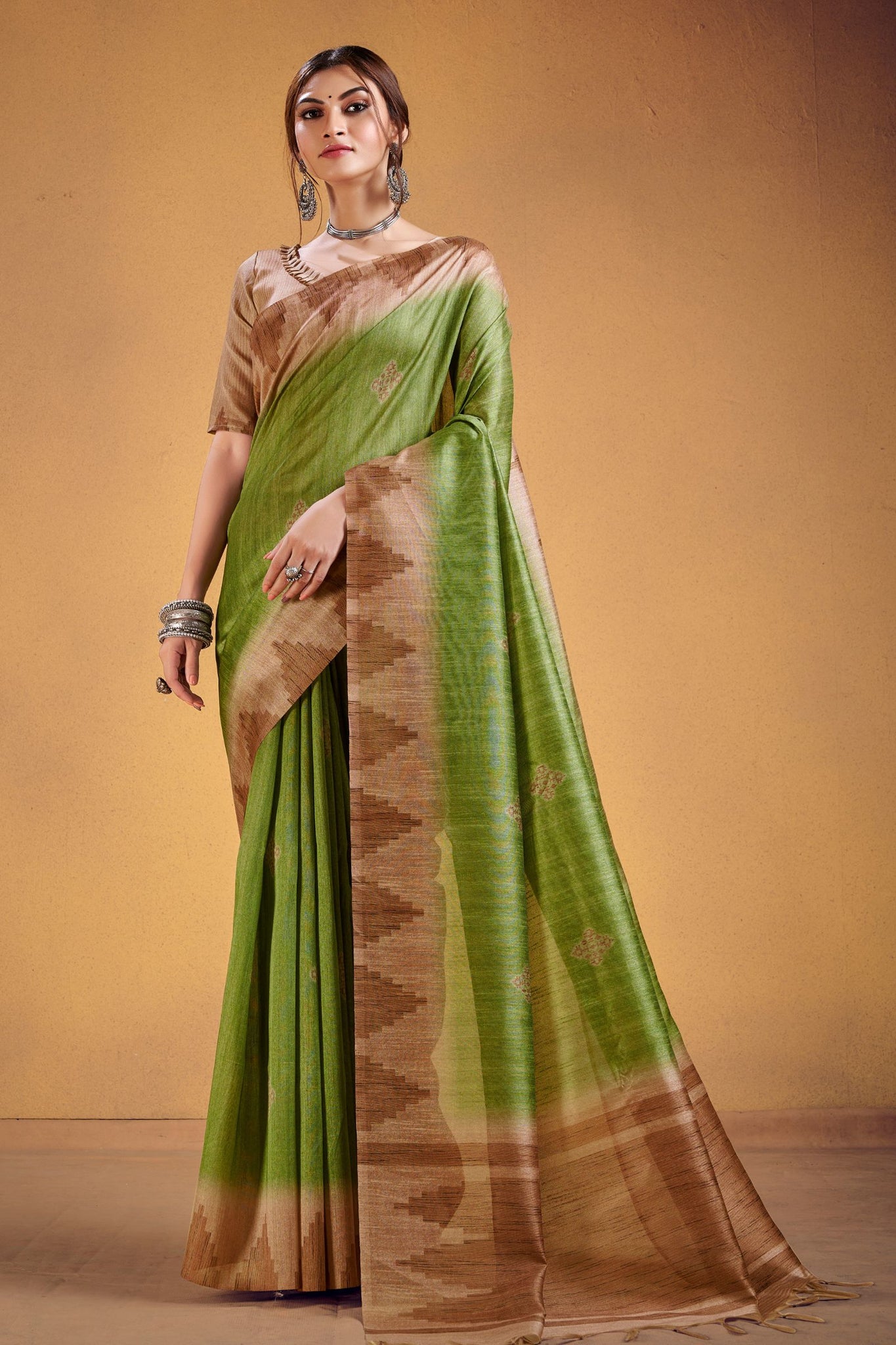Mehndi Green Cotton Saree with Traditional Pattern